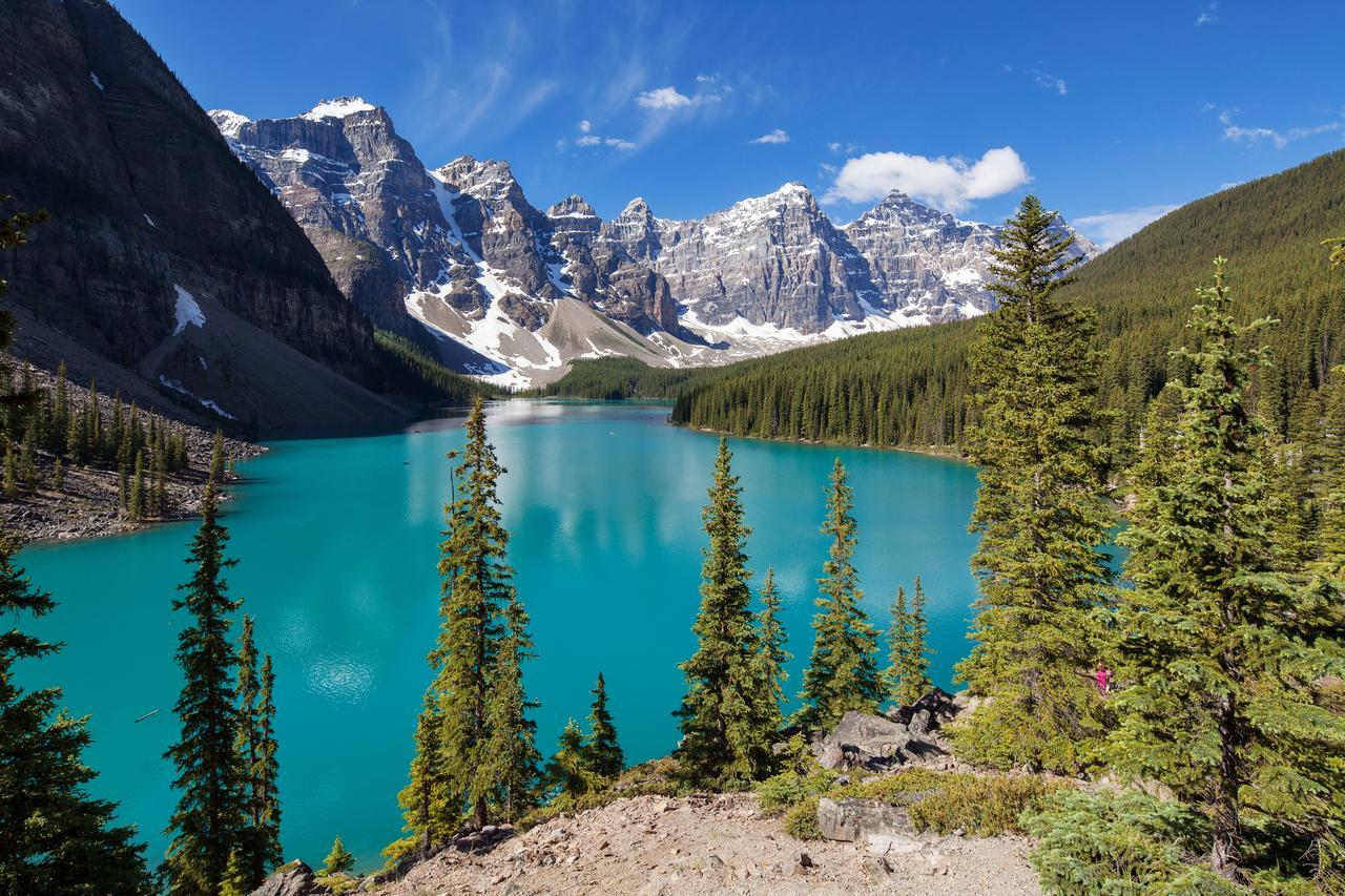 Moraine Lake Lodge Lake Louise Exterior photo
