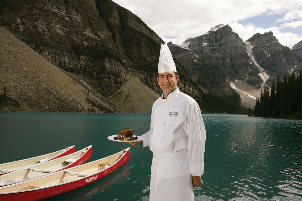 Moraine Lake Lodge Lake Louise Exterior photo